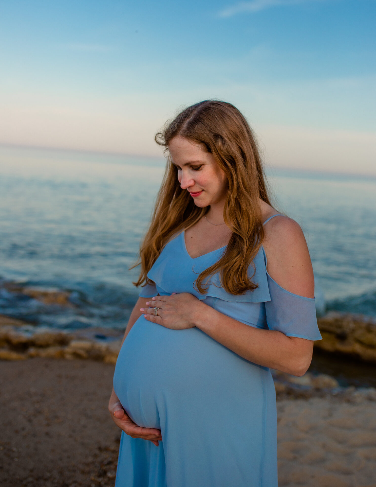 Maternity Photography | Moments by Wendy | Milwaukee Maternity Photography| Atwater Beach Shorewood