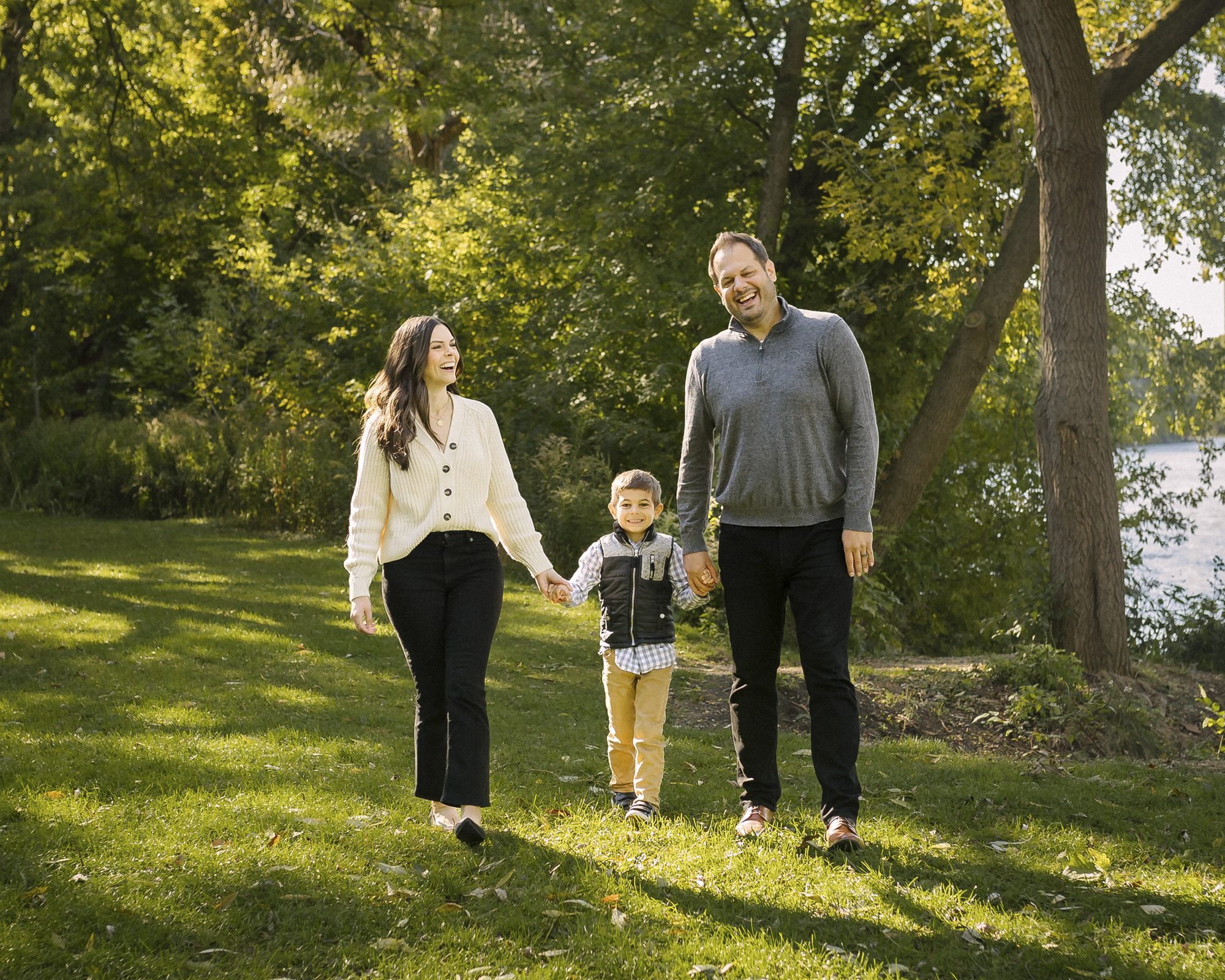 Milwaukee Family Photographer| Moments by Wendy Photography| Hubbard Park Shorewood