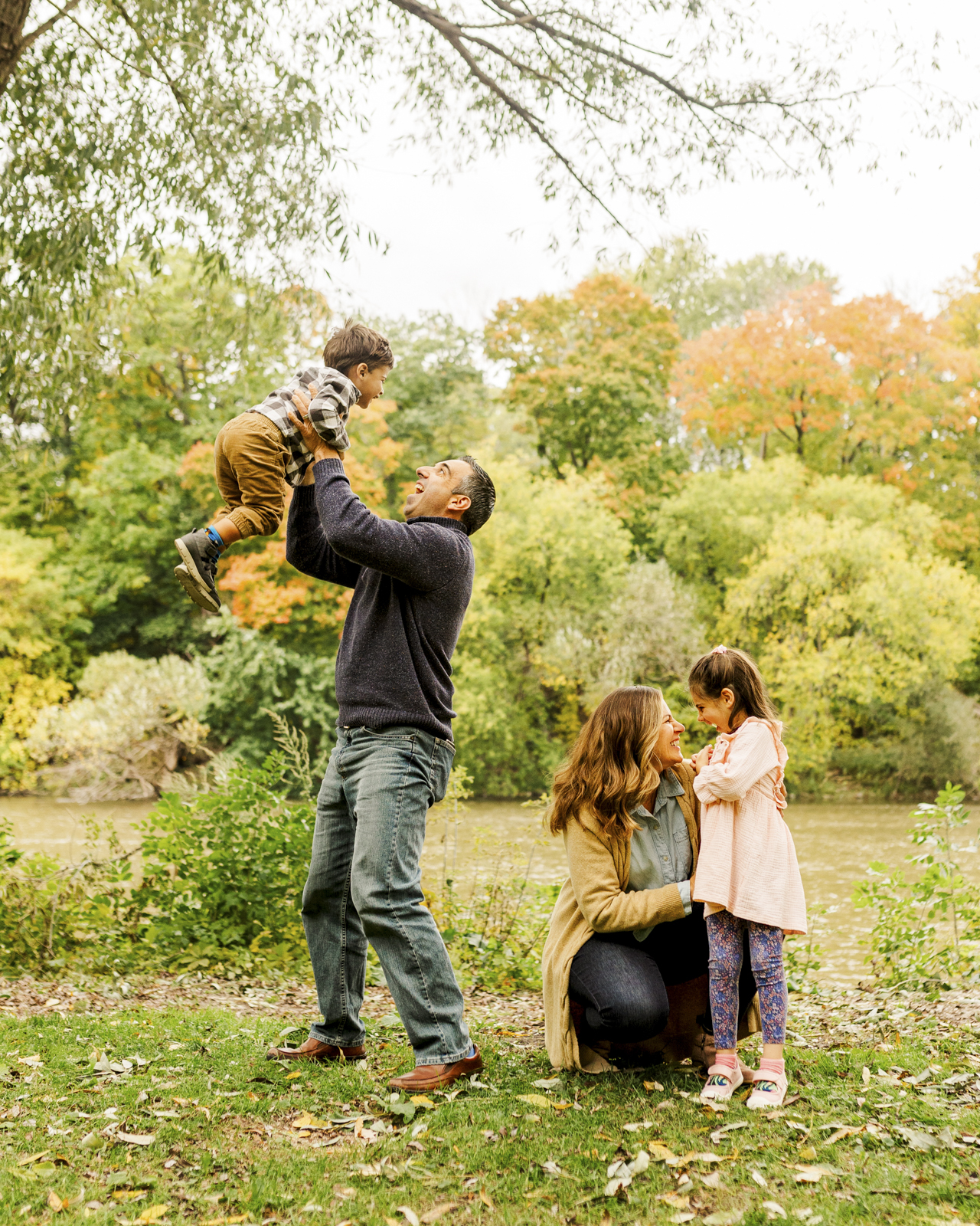 Milwaukee Family Photographer| Moments by Wendy Photography| Hubbard Park Shorewood
